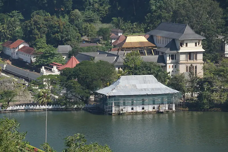 Kandy Lake with the Temple of the Sacred Tooth Relic
